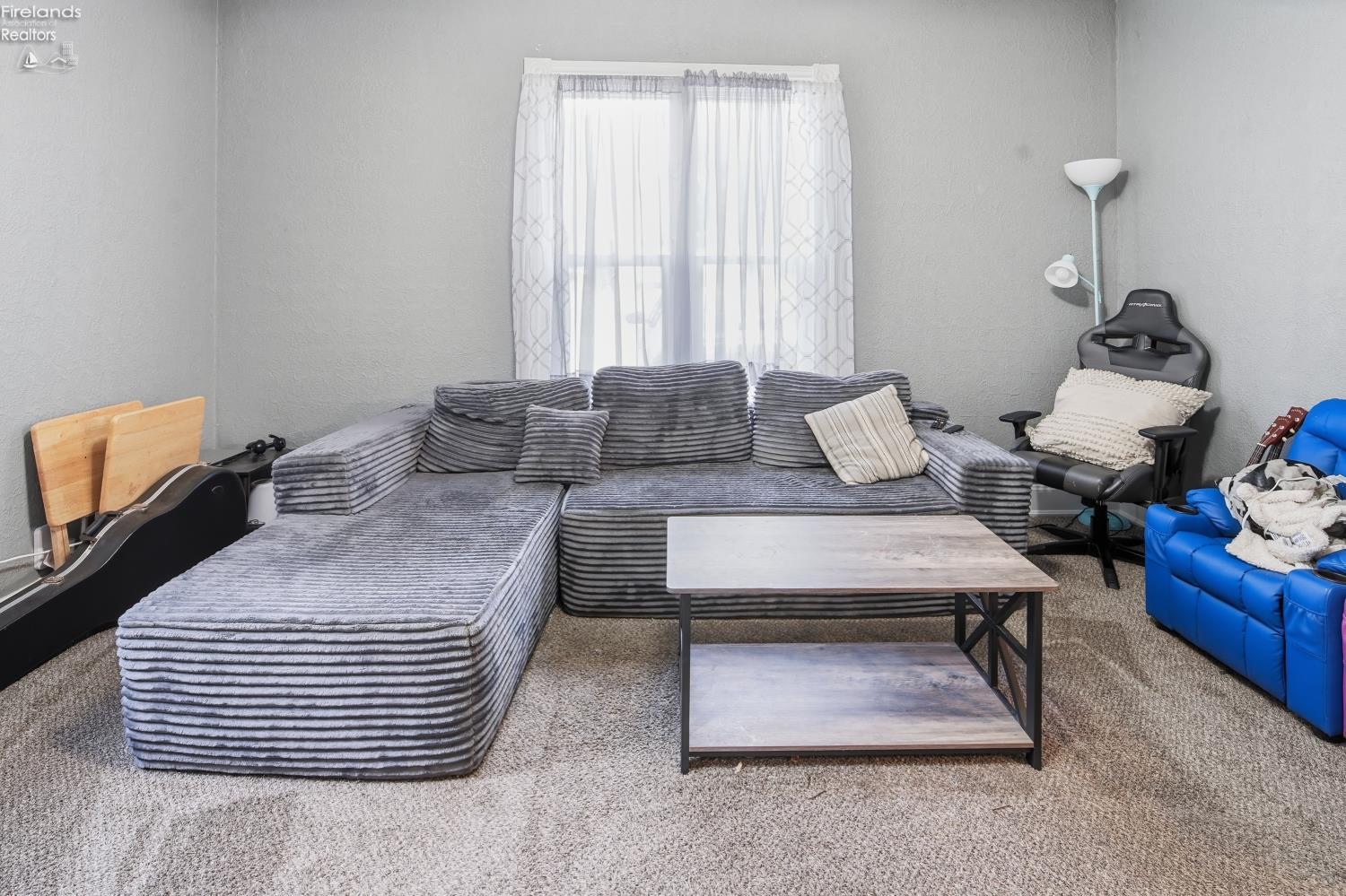 208 E Morgan
