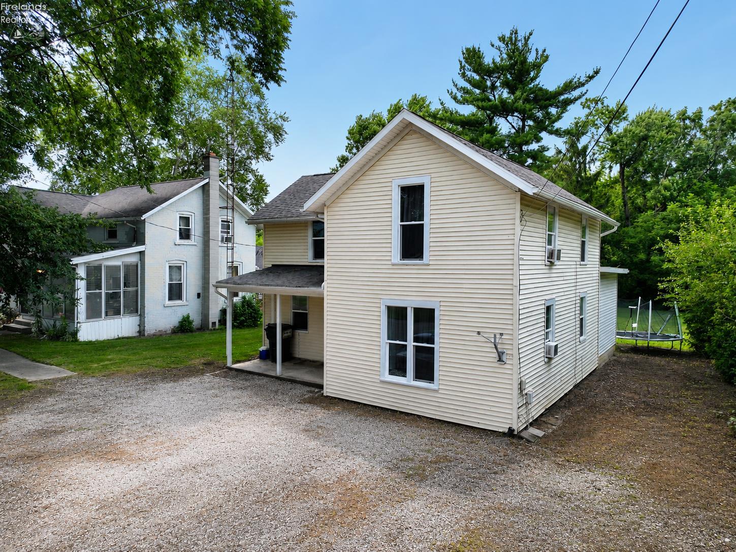 208 E Morgan