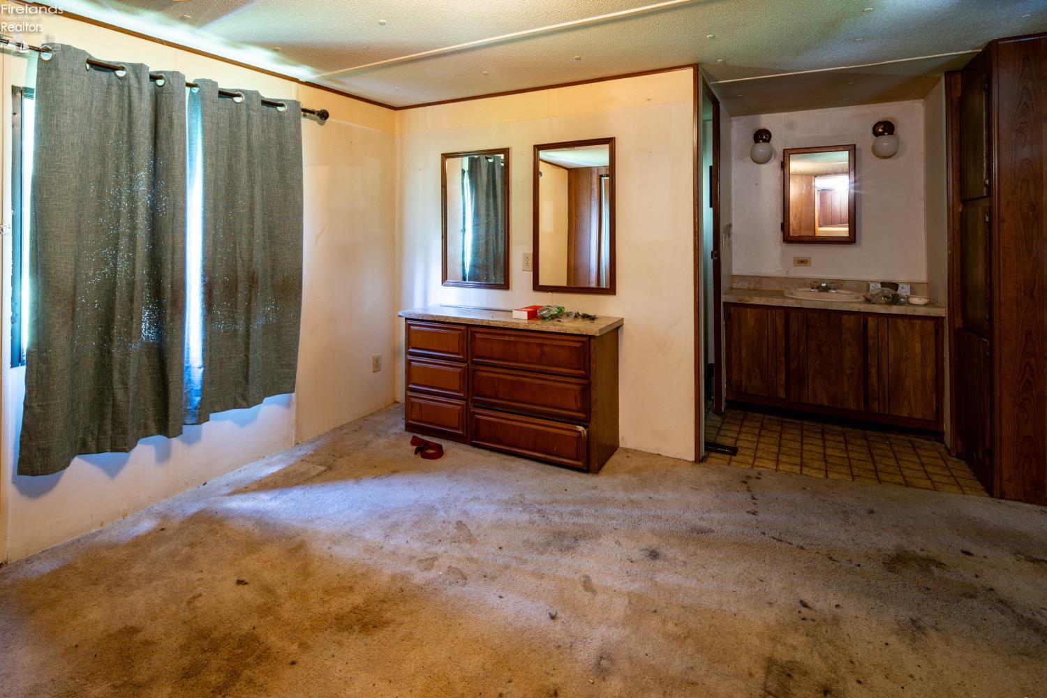 4425 N St Rt 101