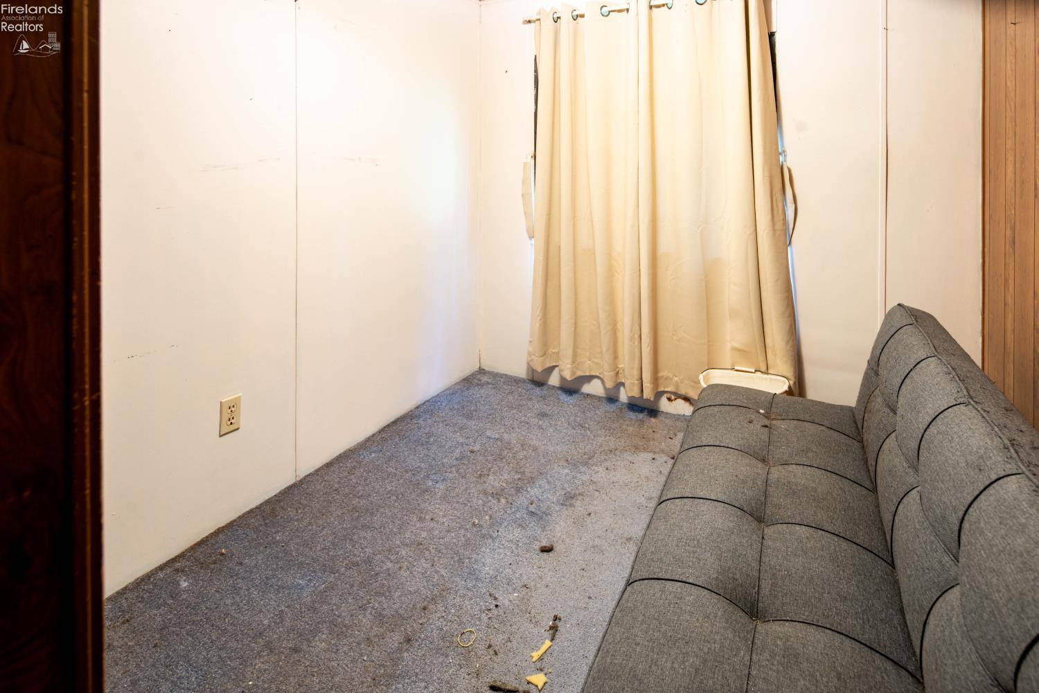 4425 N St Rt 101
