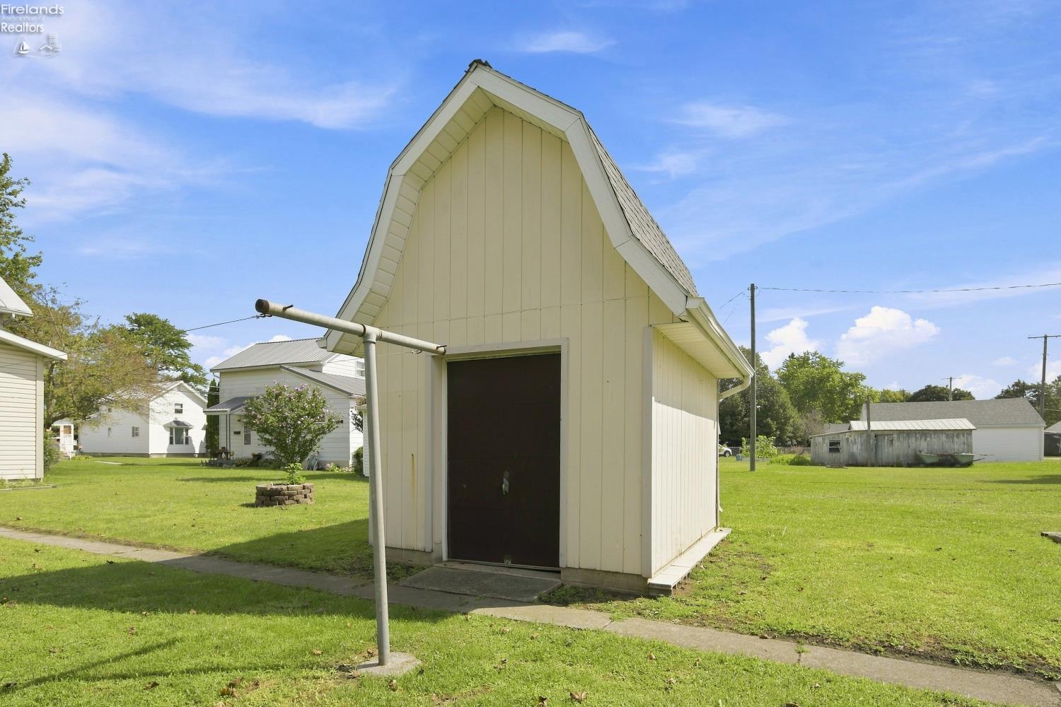 425 W Stevenson Street