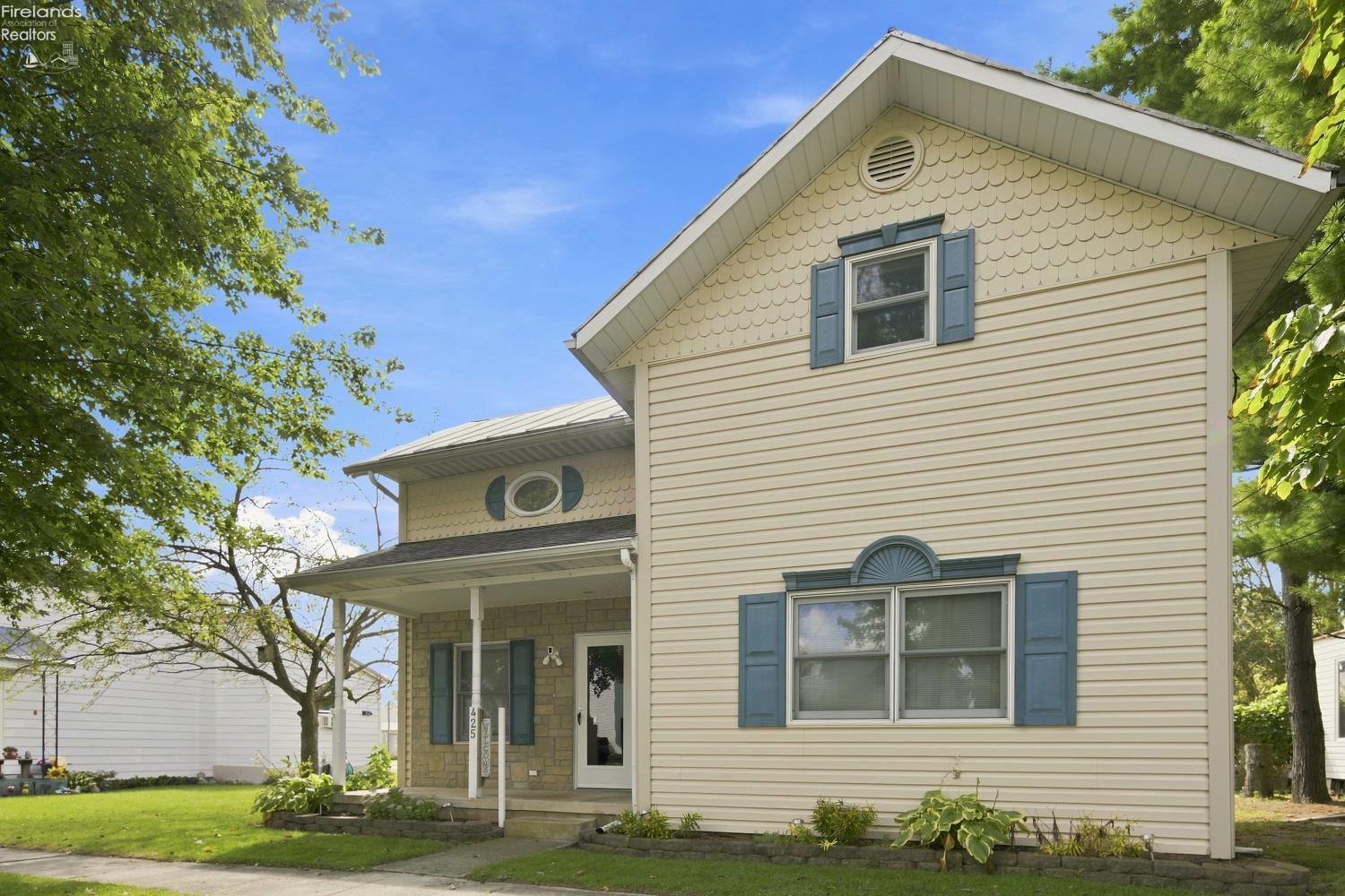 425 W Stevenson Street