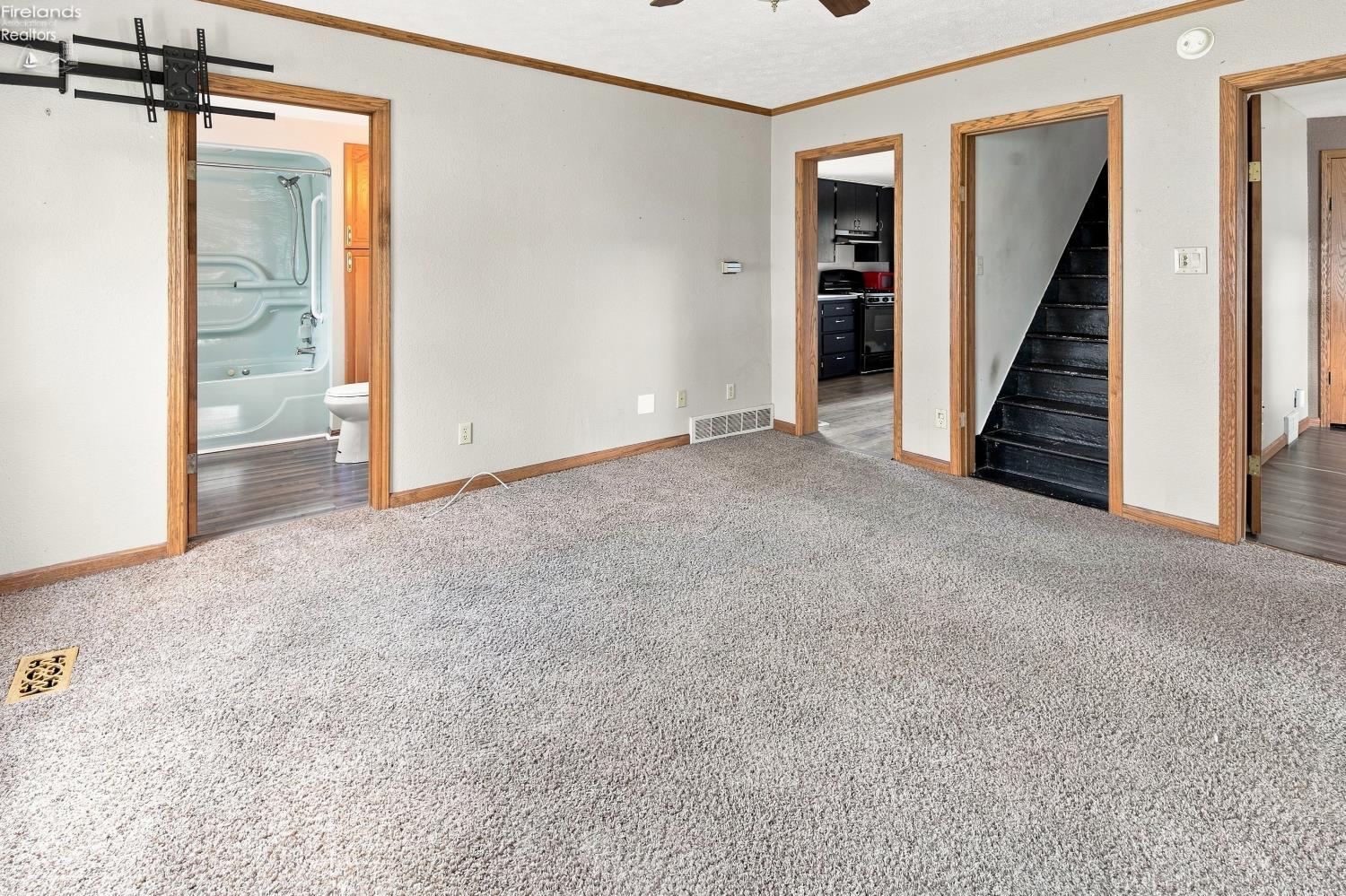 425 W Stevenson Street