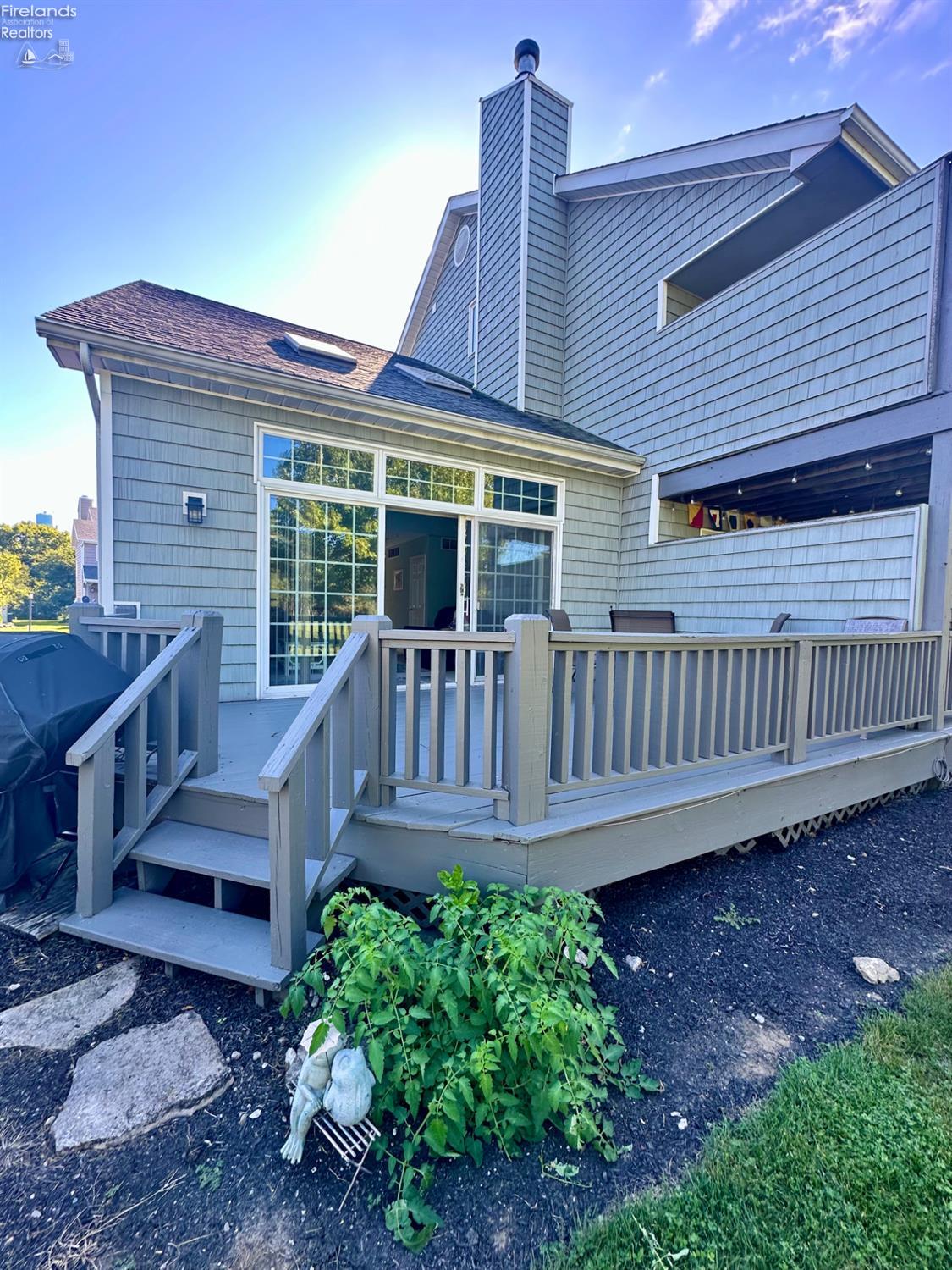 111 W Lakeshore 8f