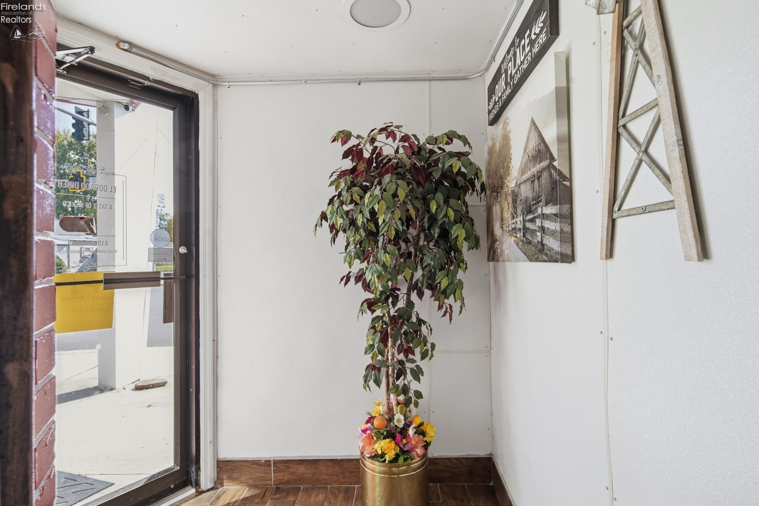 150 W Lytle Street