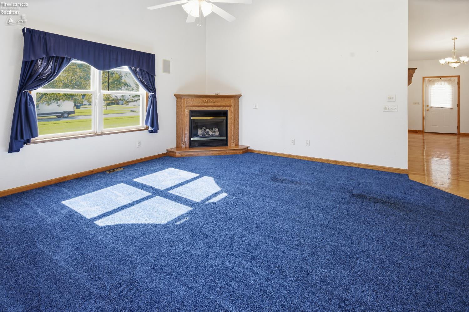 1041 Anna Lane