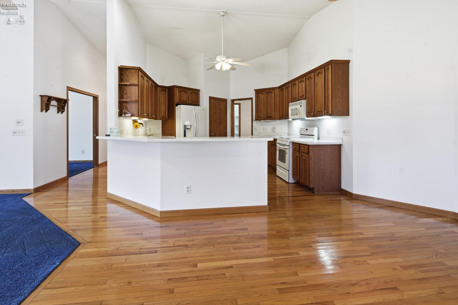 1041 Anna Lane