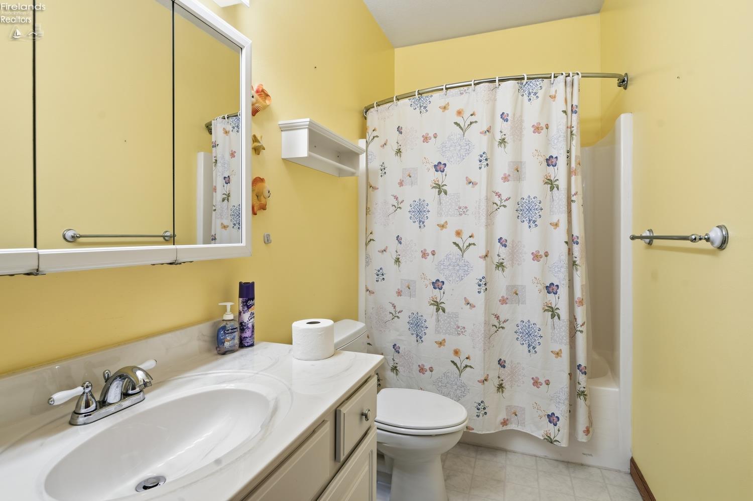 1041 Anna Lane