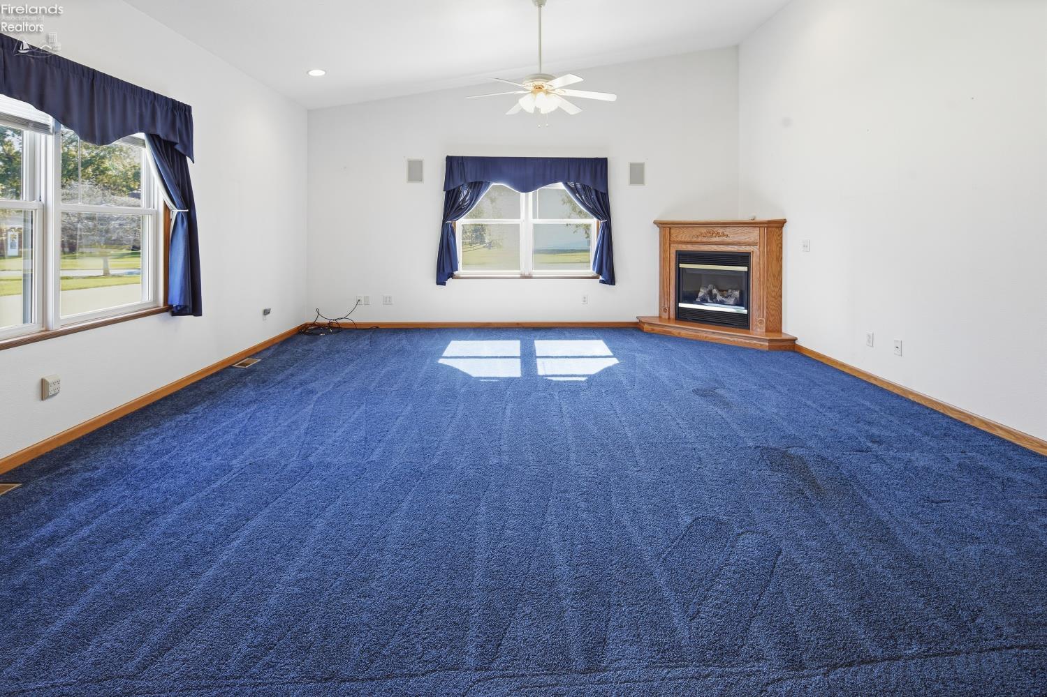 1041 Anna Lane
