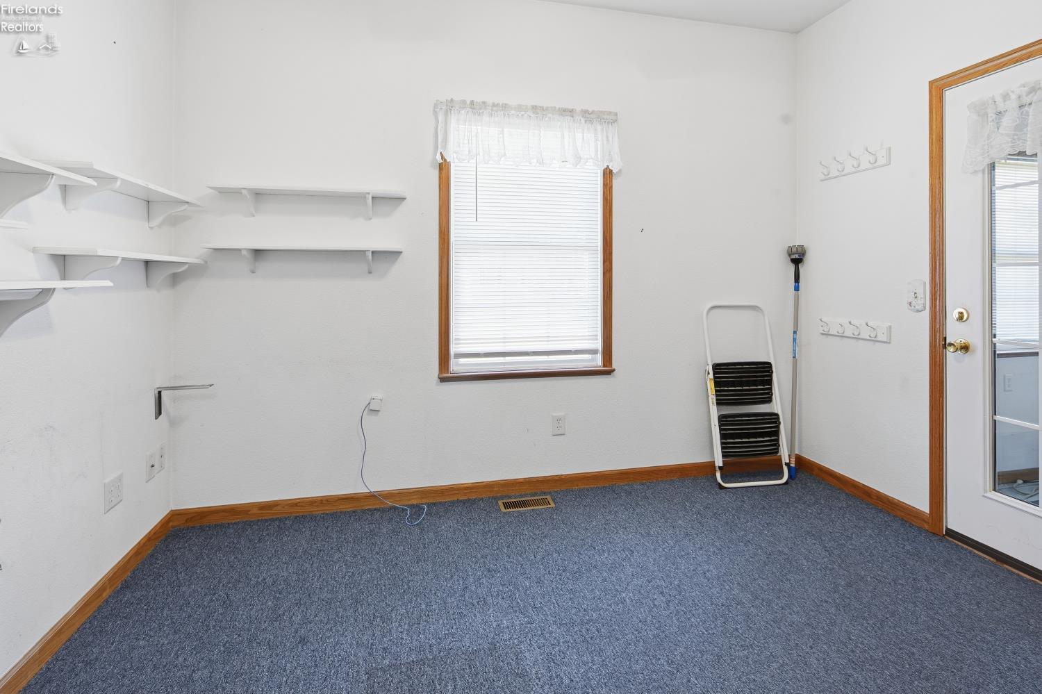 1041 Anna Lane