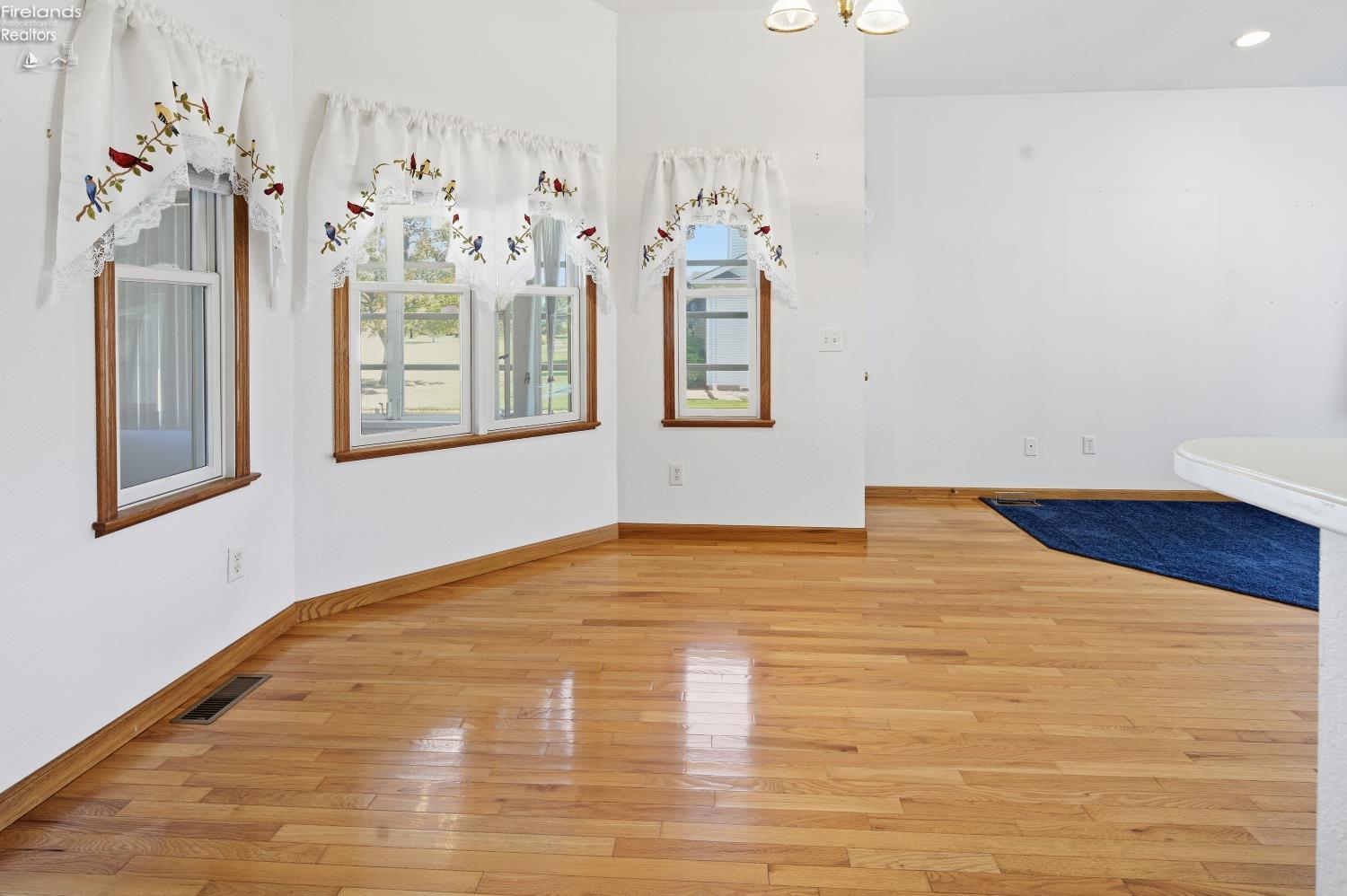1041 Anna Lane