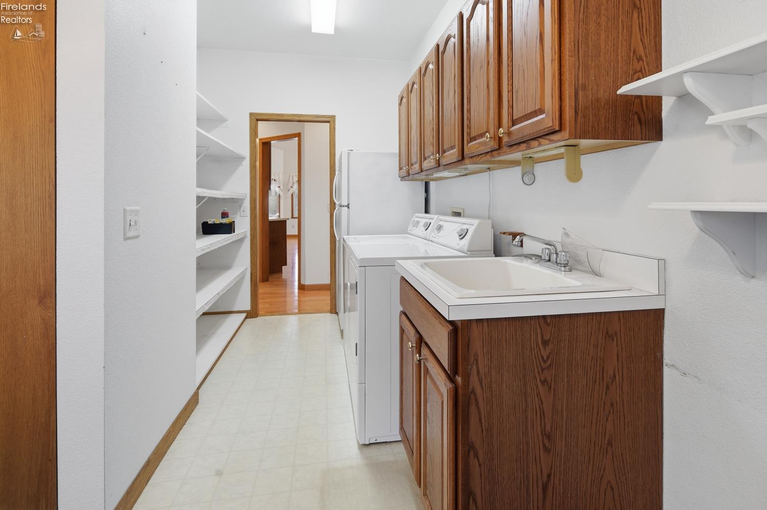 1041 Anna Lane