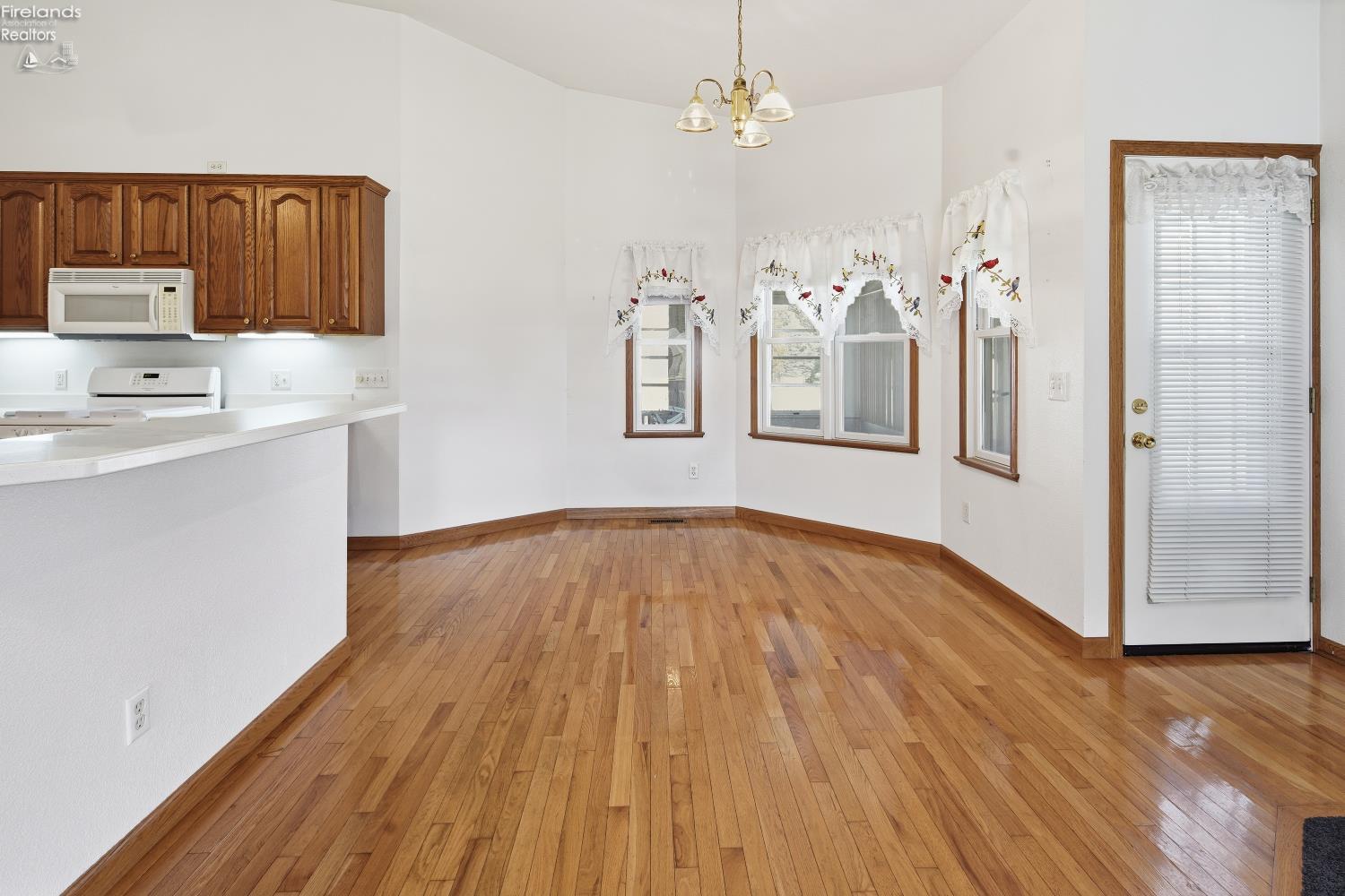 1041 Anna Lane