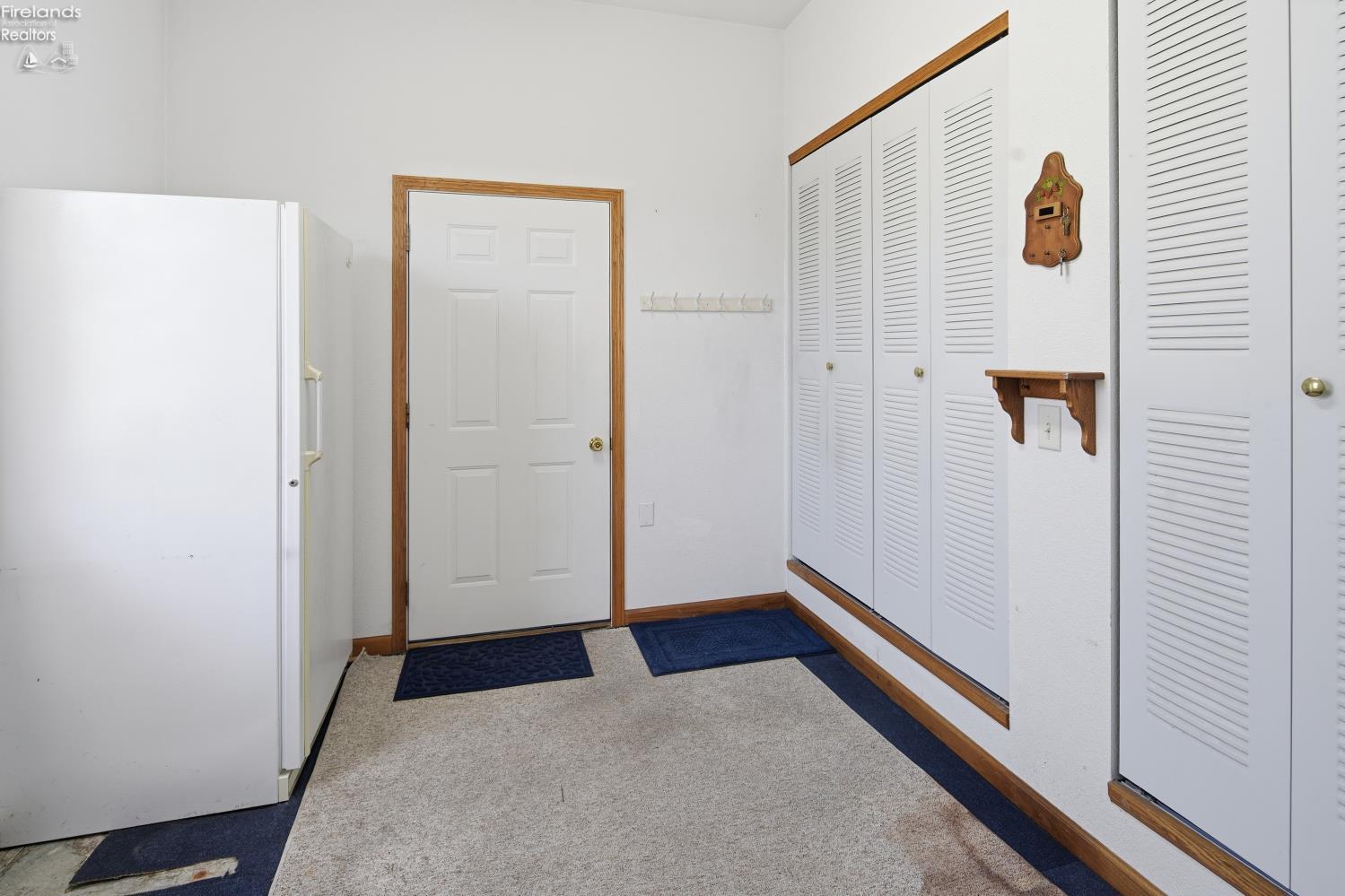 1041 Anna Lane