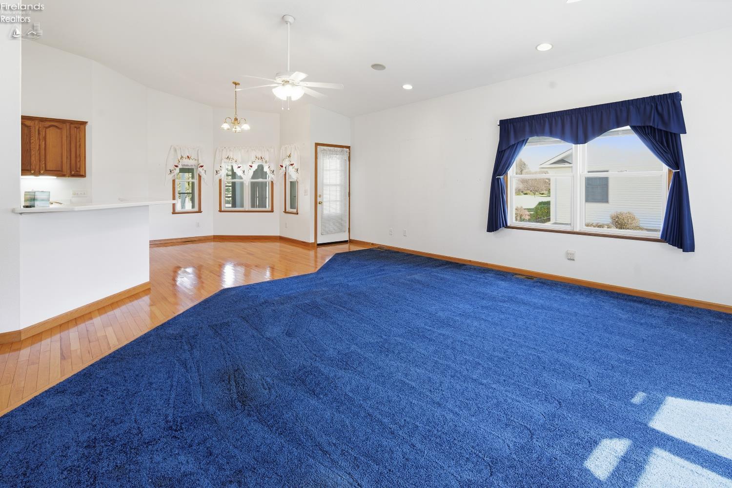 1041 Anna Lane