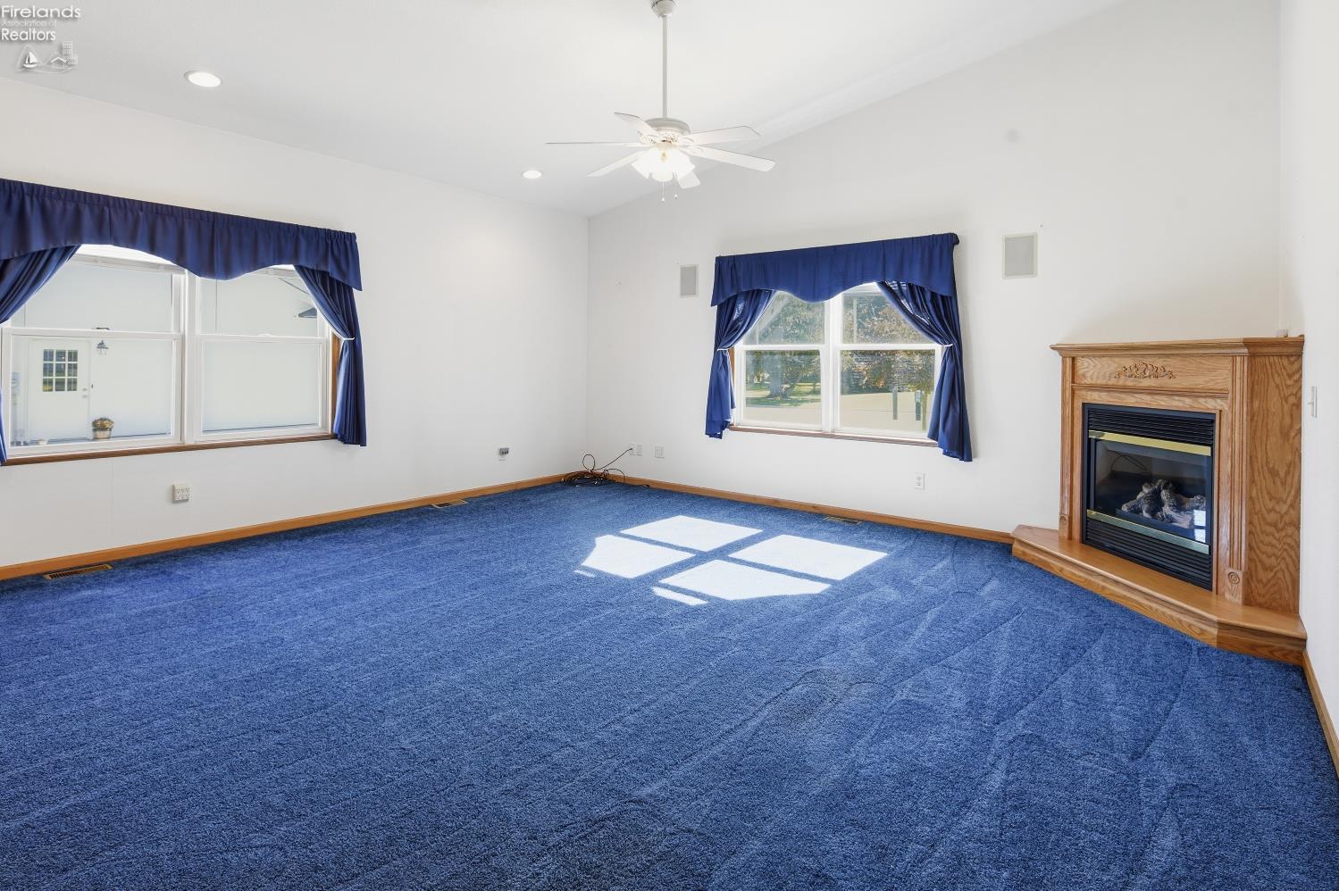 1041 Anna Lane