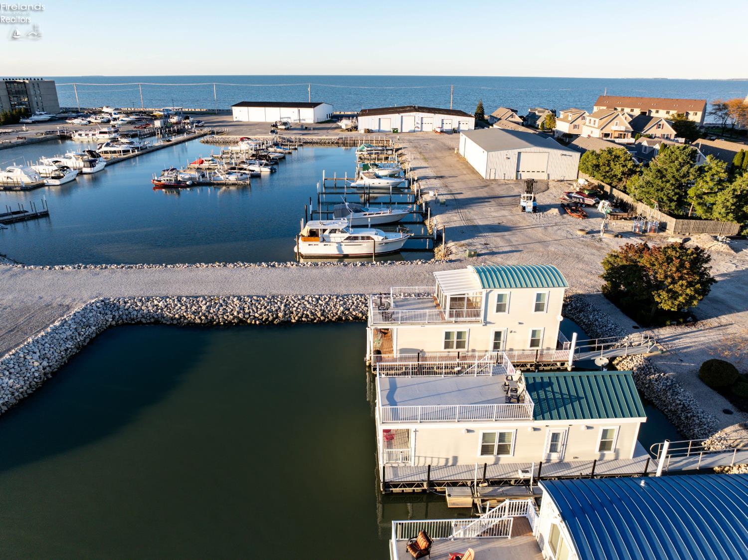 537 W Lakeshore Drive 2