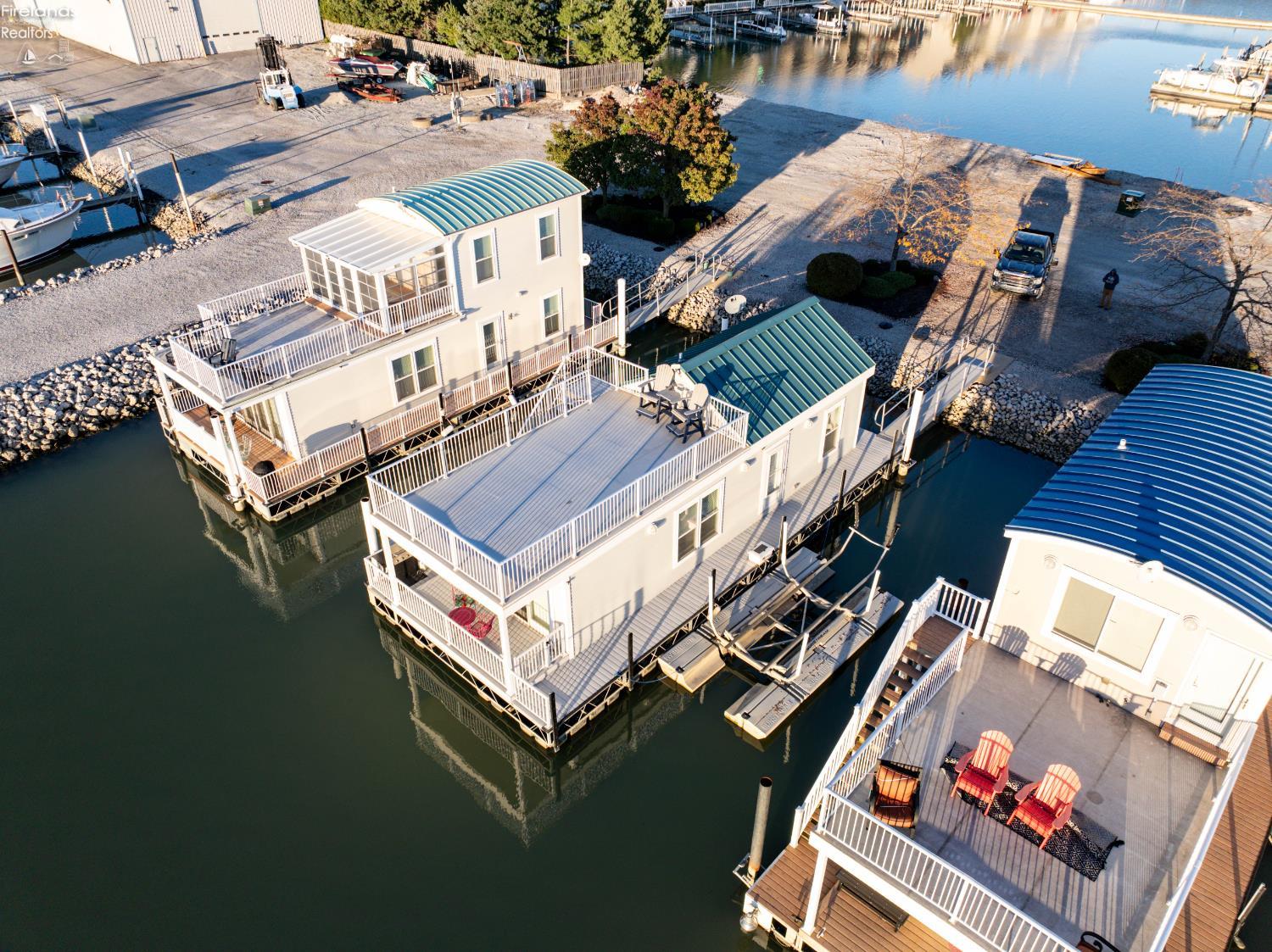 537 W Lakeshore Drive 2
