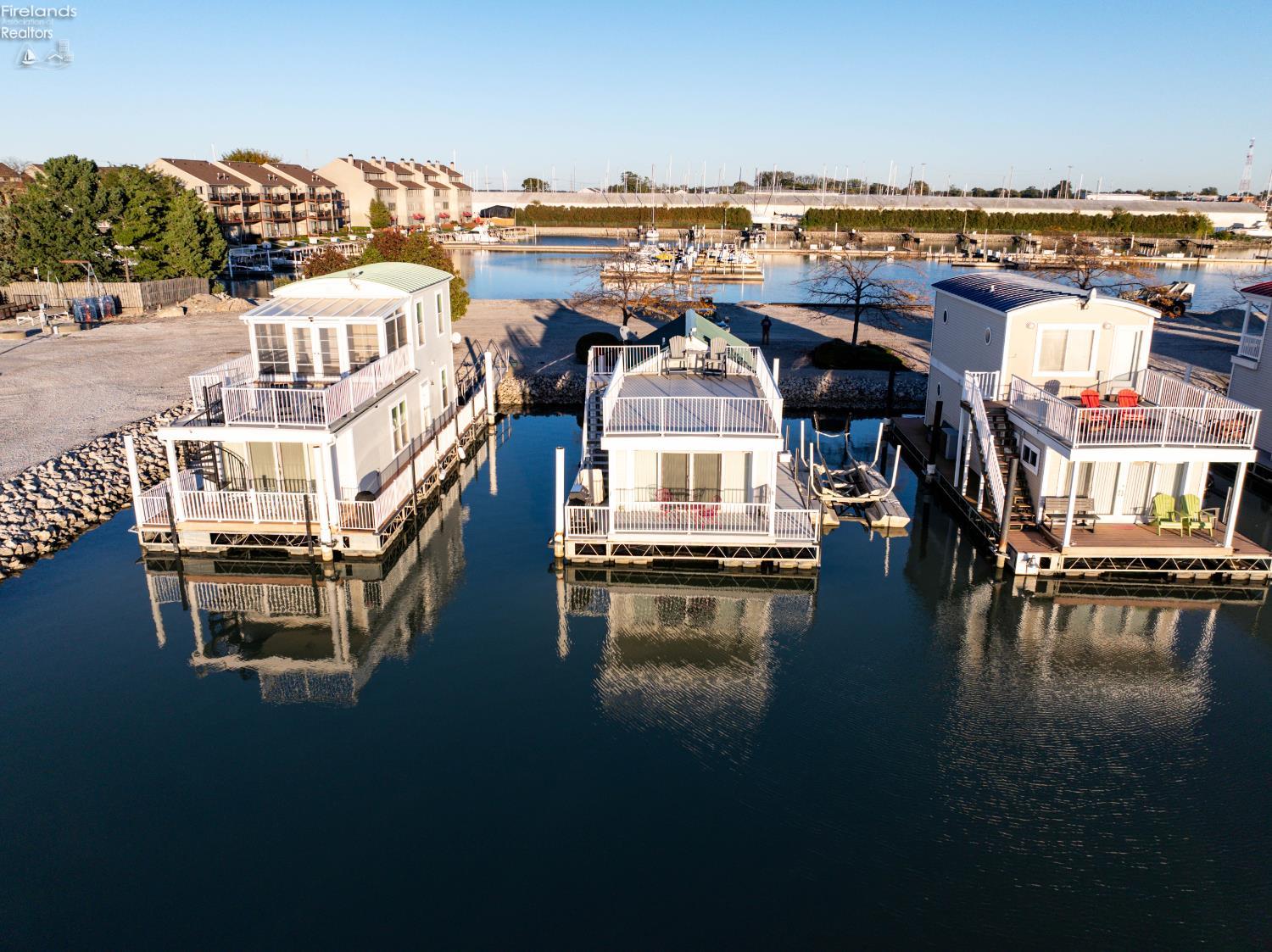 537 W Lakeshore Drive 2