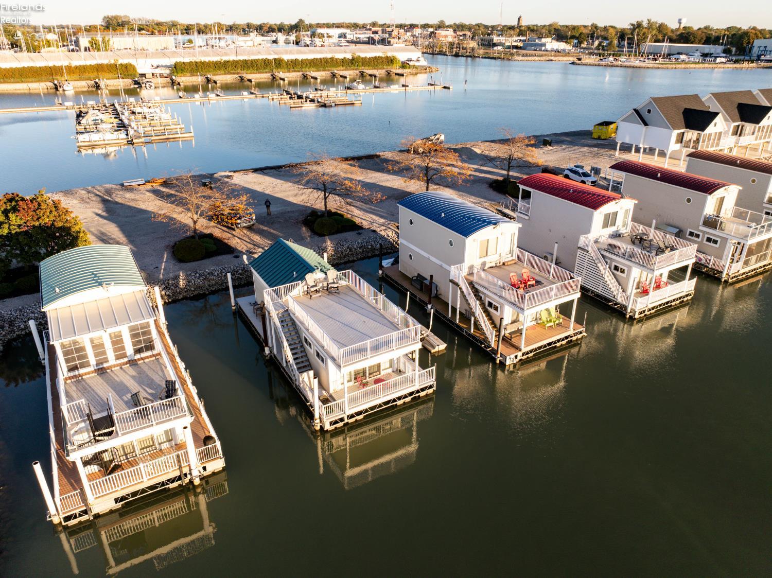 537 W Lakeshore Drive 2
