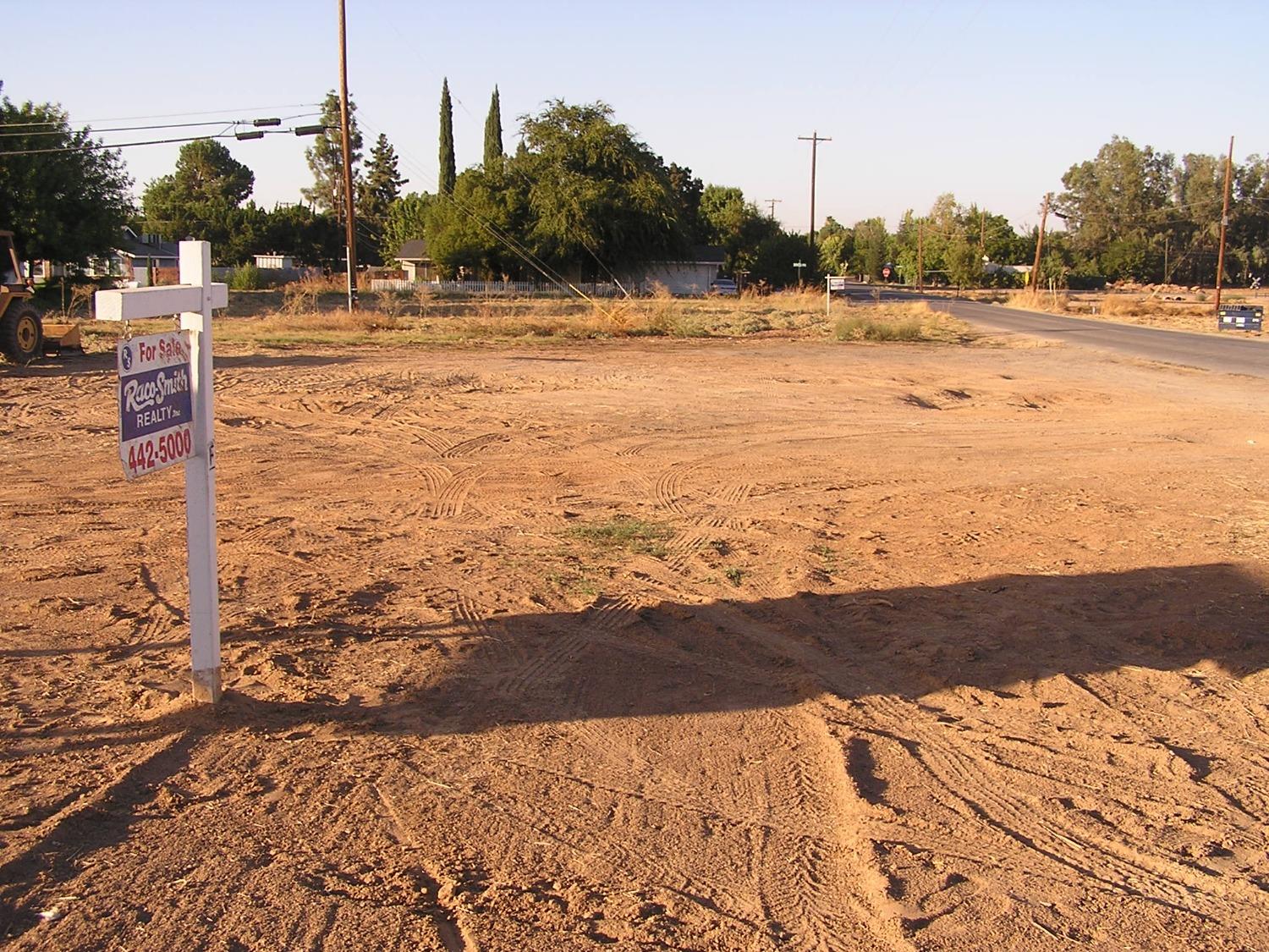 Photo of 12 Ave 12 in Madera, CA