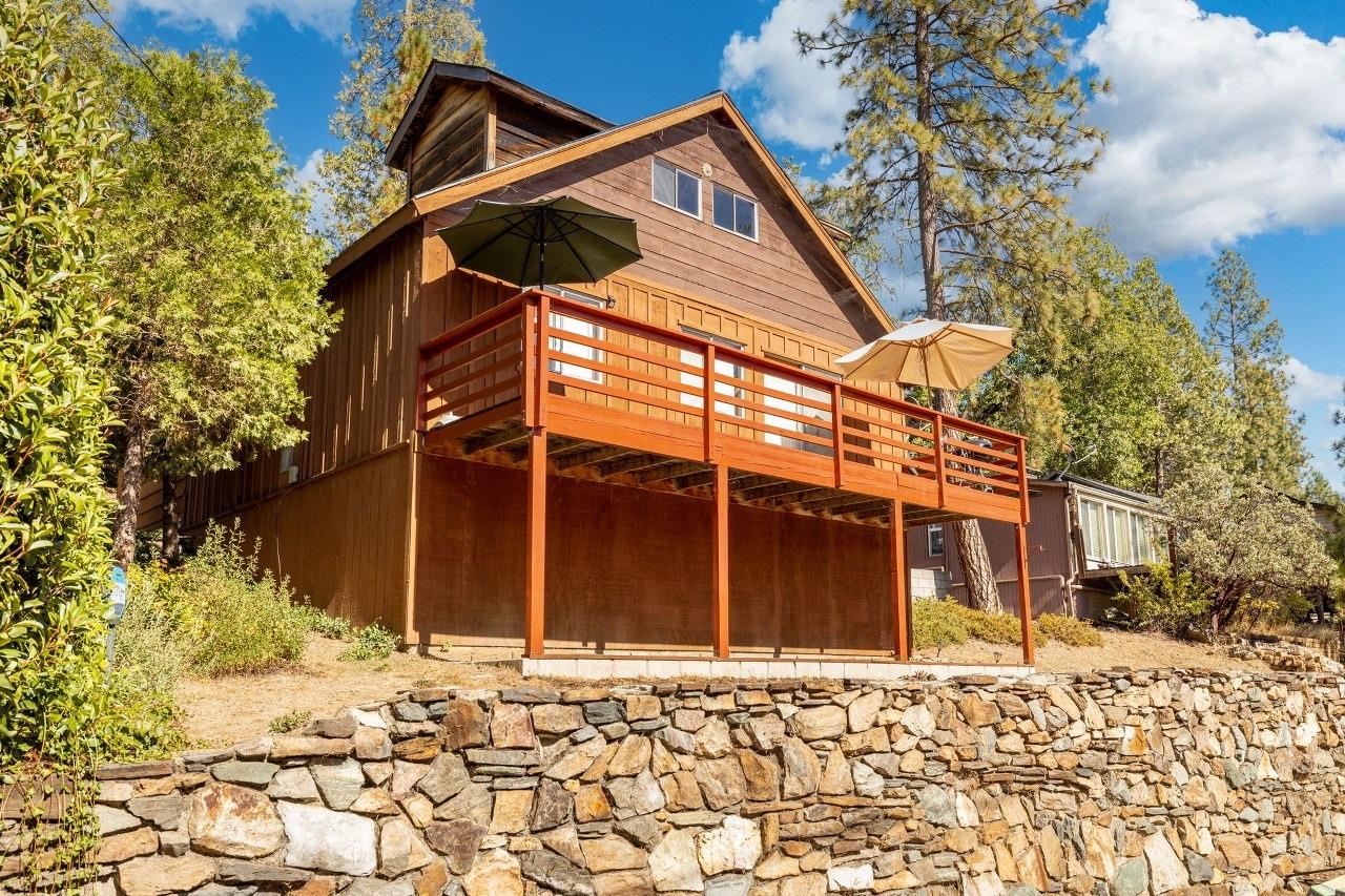 53722 ACORN ROAD, BASS LAKE, CA 93604 * Bass Lake Realty
