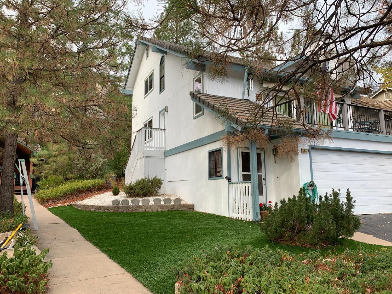 Photo of 50828 N Smoke Tree Trl in Bass Lake, CA
