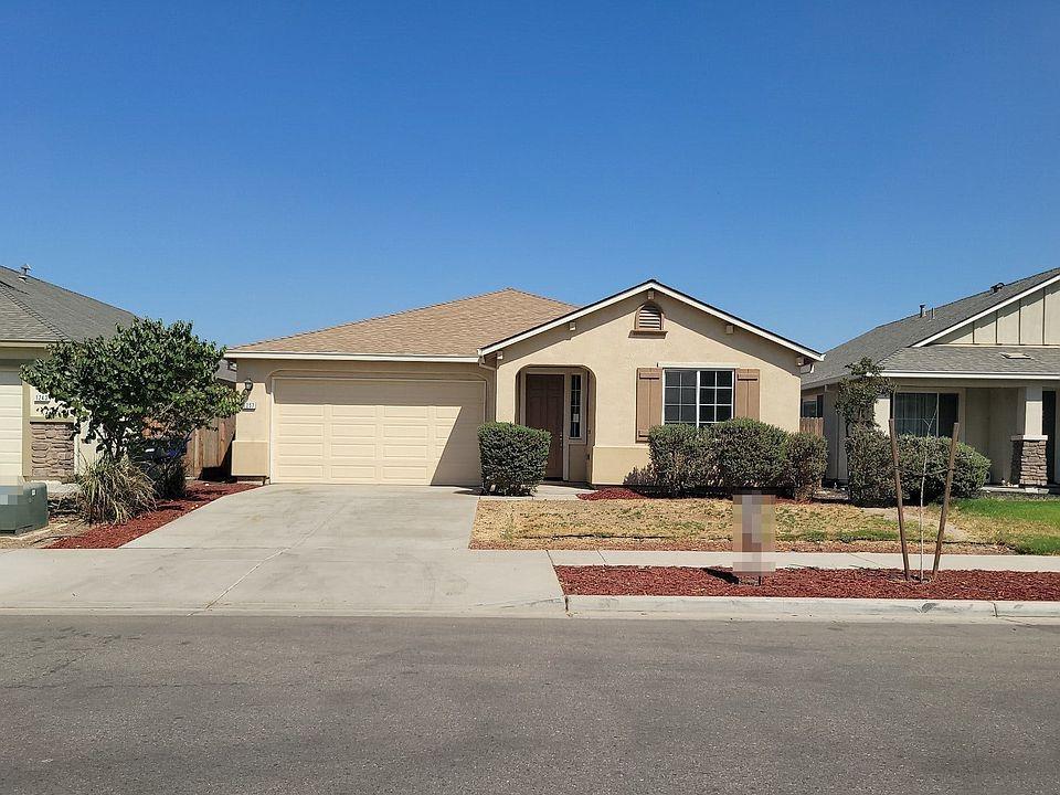 Photo of 1257 Greenbrier Dr in Hanford, CA