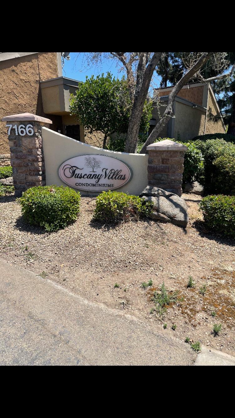 Located in a well established area of N/W Fresno. and within the desirable Clovis Unified School District is this charming Tuscany Villa's Condominium complex. This is a great opportunity to make this 2 bedroom with 1 & 1/2 bath condominium your home. Or can be used as a rental. This condo is in close proximity to shopping, restaurants and Freeway 41. This property will not be on the market long at this price.