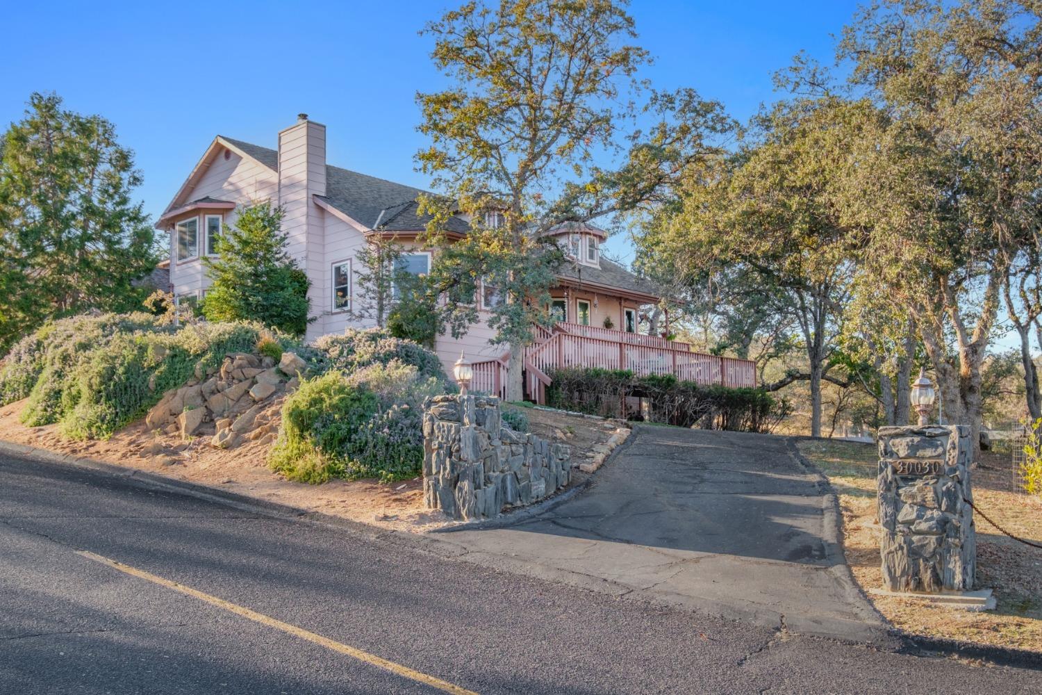 Photo of 30030 Horseshoe Dr in Coarsegold, CA