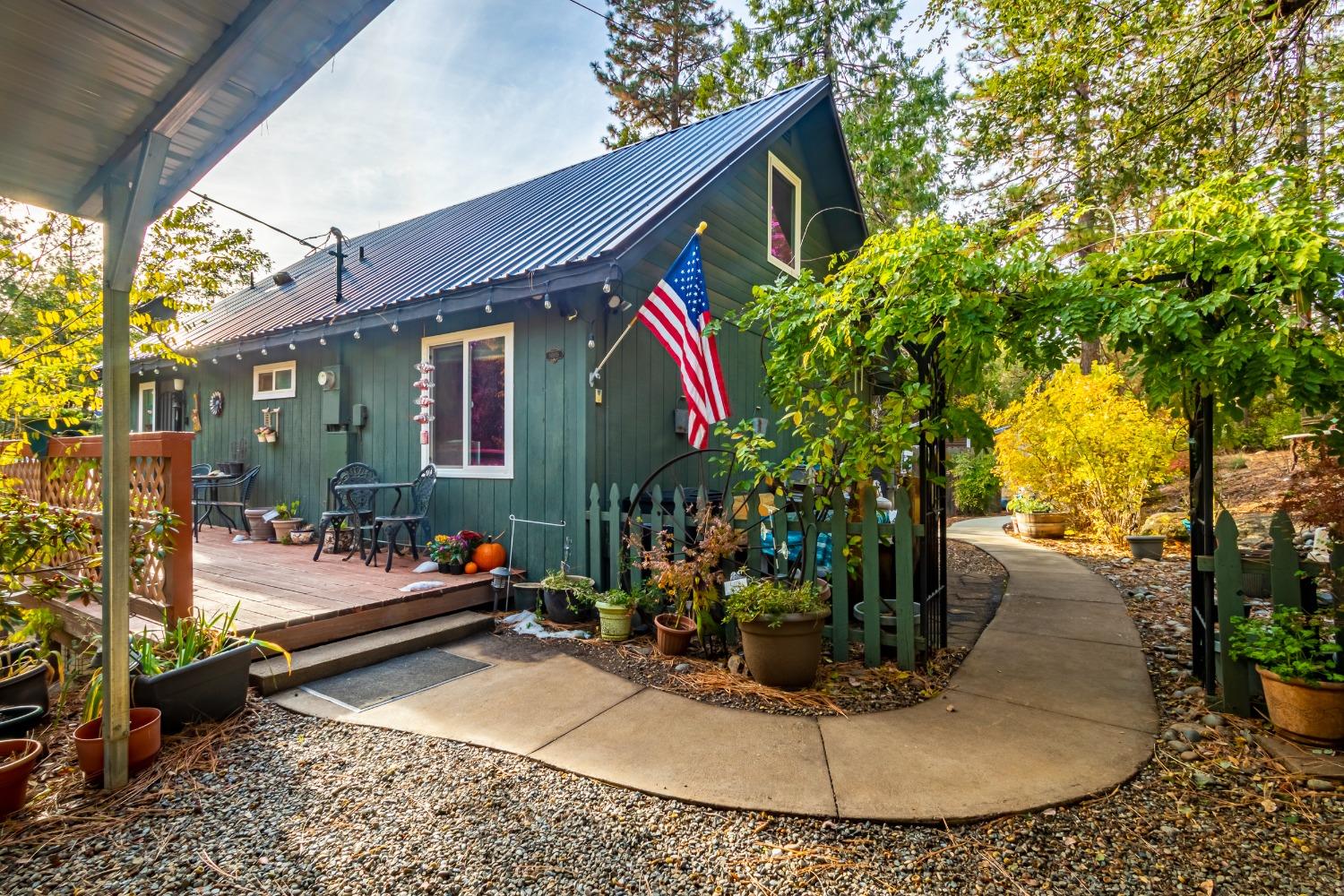 Photo of 50855 Cedar Ridge Cir N in Oakhurst, CA