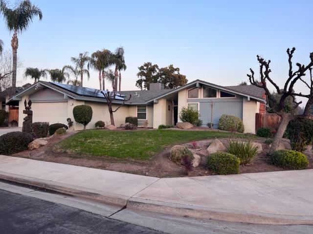 Photo of 91 Mcarthur Ave in Clovis, CA