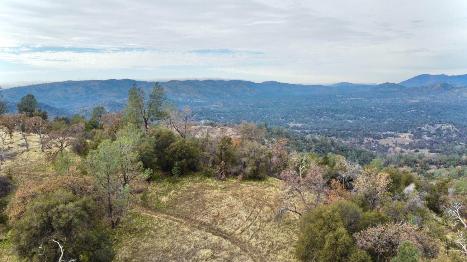 Photo of 0 Lookout Mountain Rd in Mariposa, CA