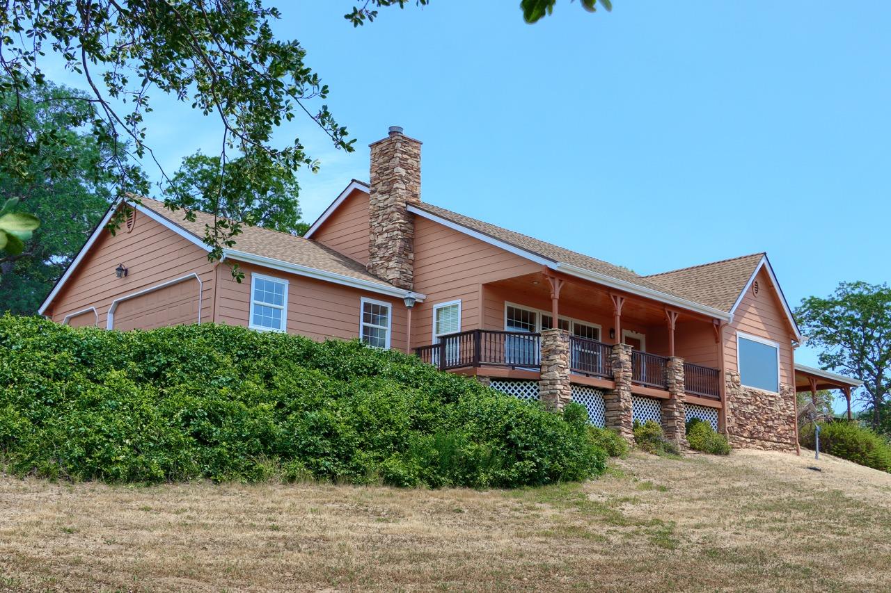 Photo of 47587 Miami Highlands Dr in Oakhurst, CA
