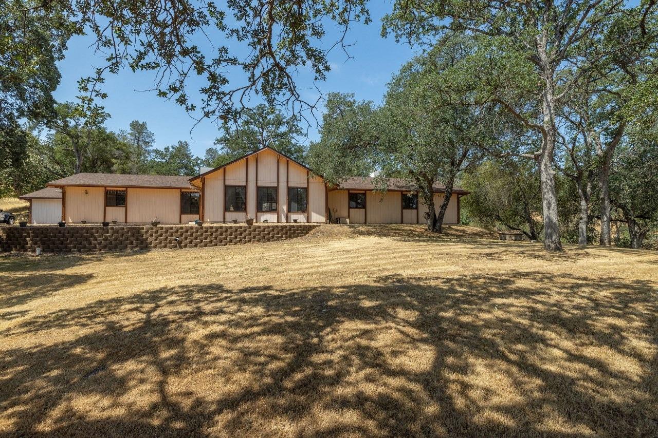 Photo of 29638 Jim Bowie Ct in Coarsegold, CA