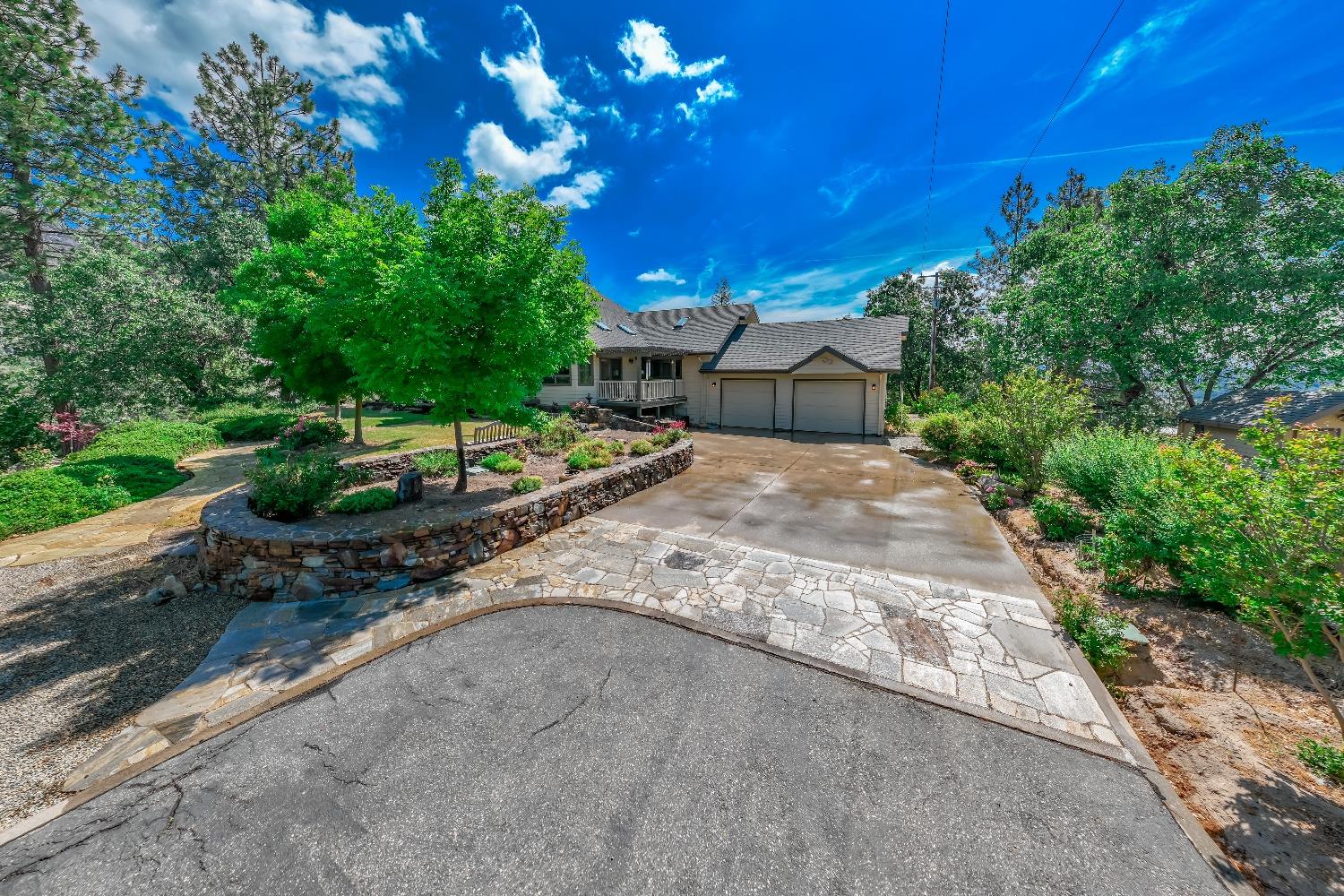 Photo of 38131 Hwy 168 in Auberry, CA