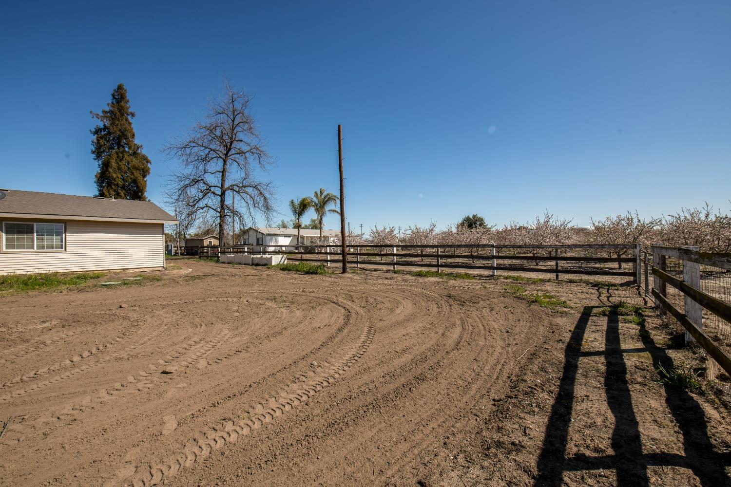 12171 E Huntsman Avenue