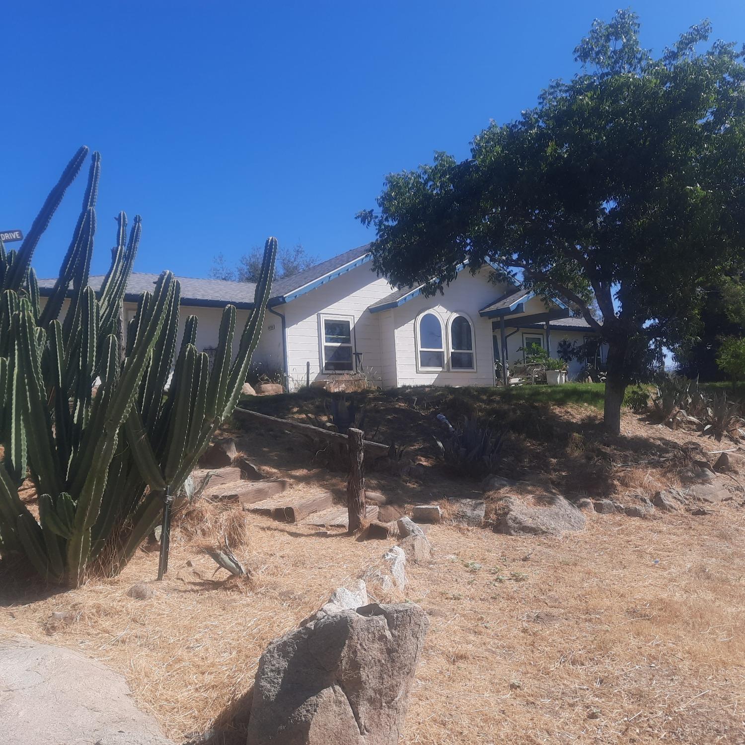 Photo of 30750 Corral Dr in Coarsegold, CA