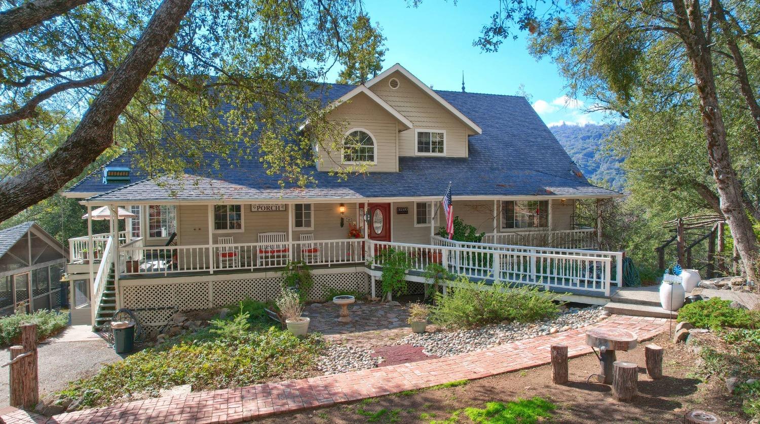 Photo of 50590 Lazy Oak Dr in Oakhurst, CA