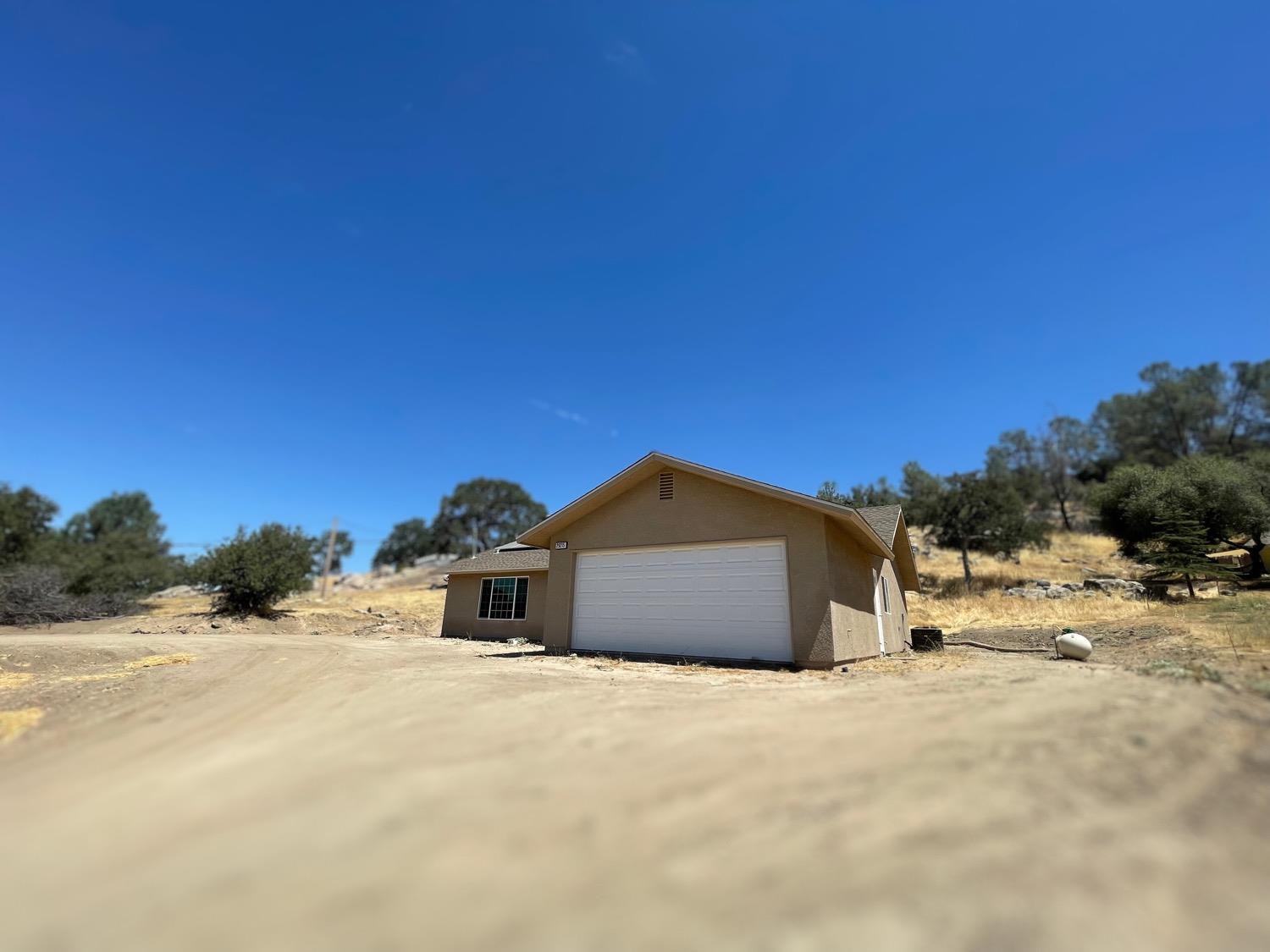 Photo of 29215 Yosemite Springs Pky in Coarsegold, CA