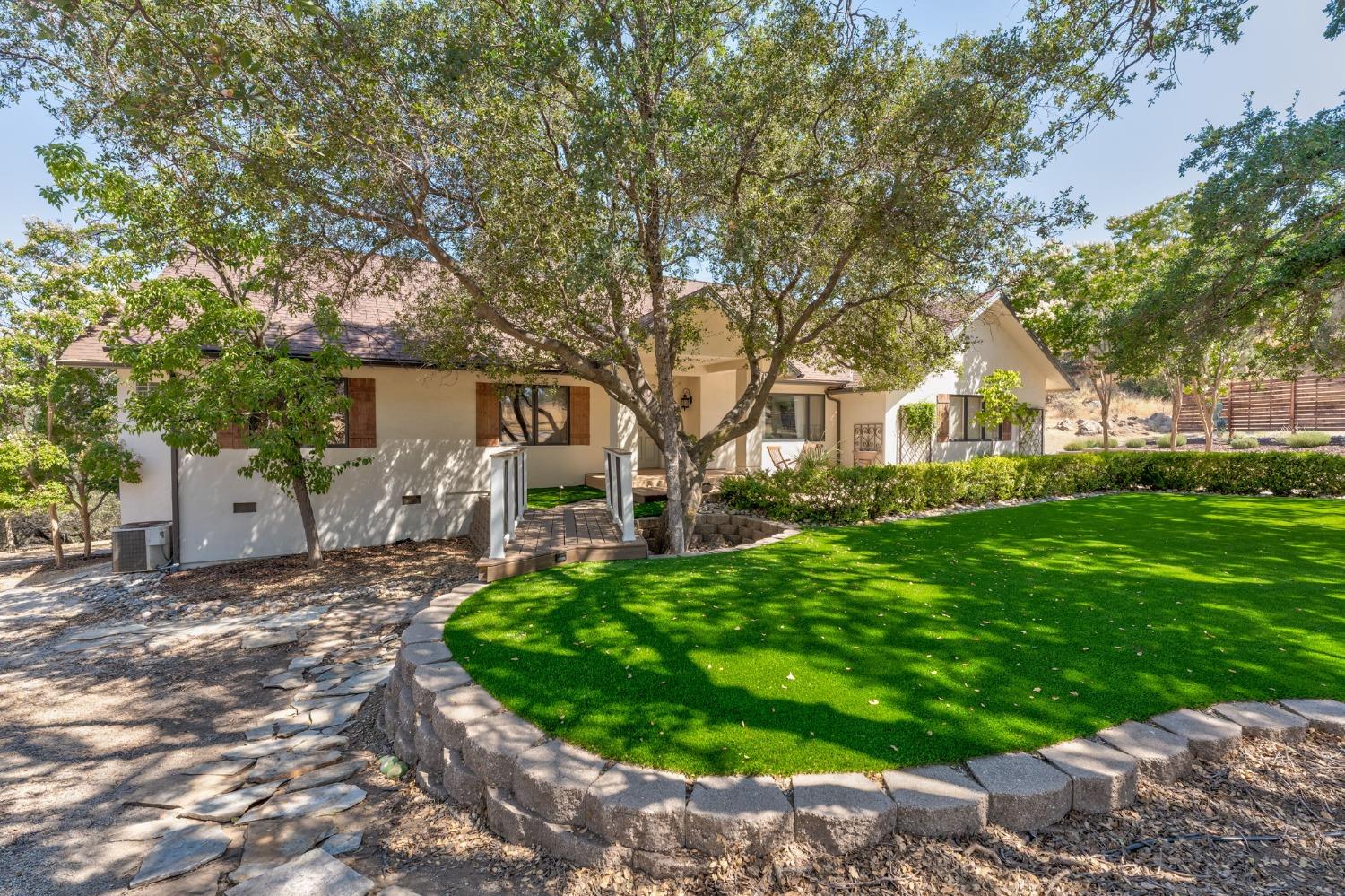 Photo of 43629 Revis Rd in Coarsegold, CA