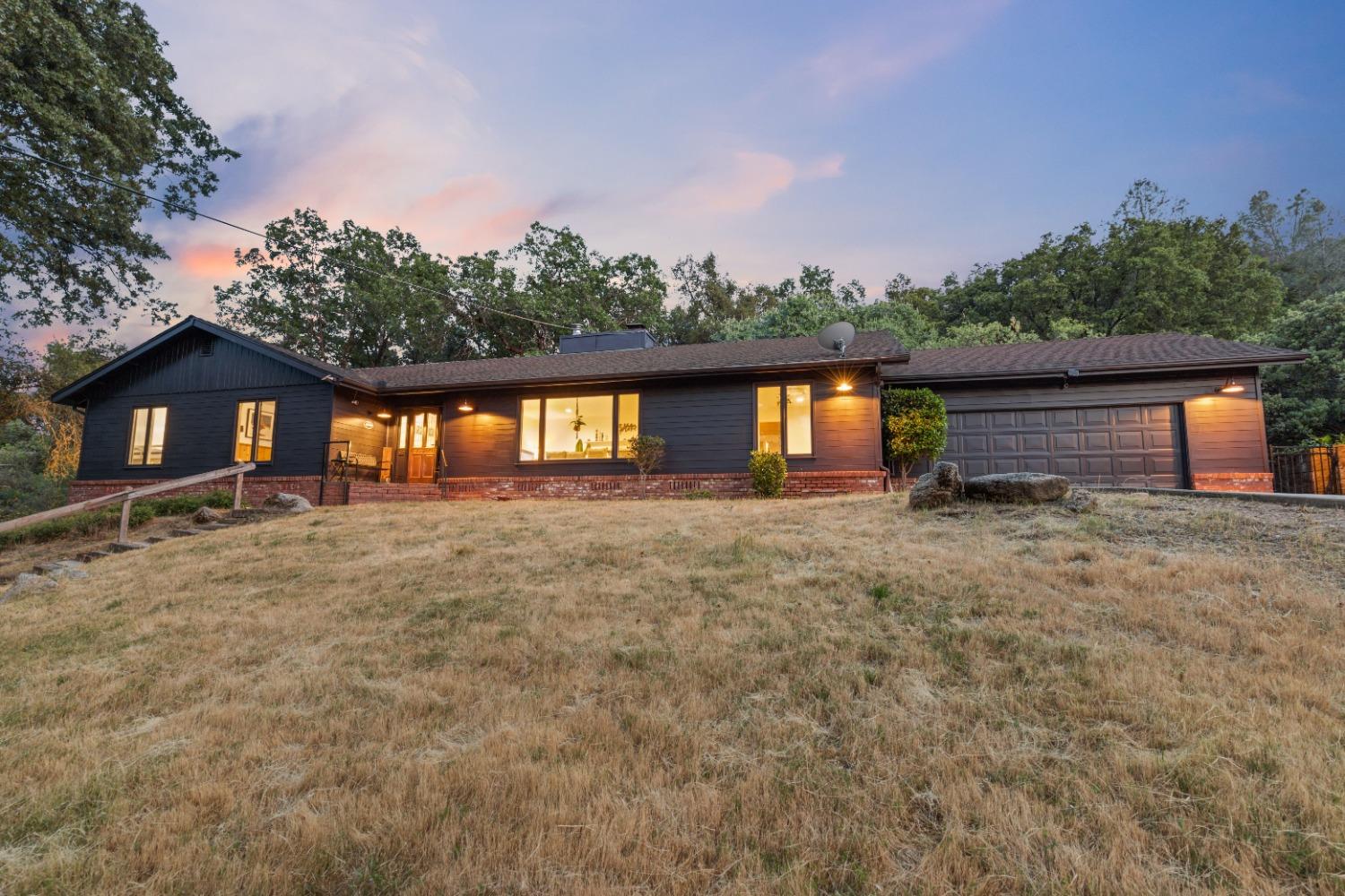 Photo of 49520 Stillmeadow Dr in Oakhurst, CA