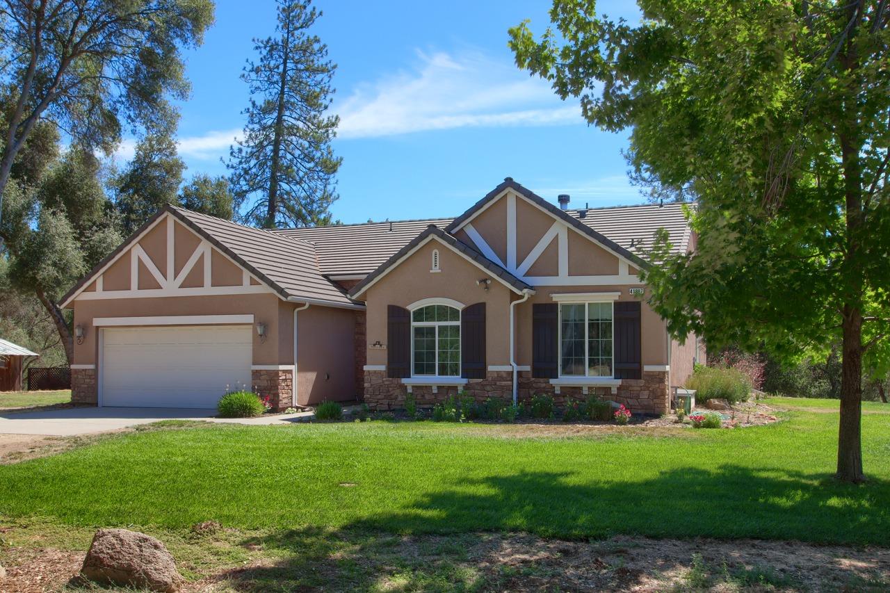 Photo of 41887 High Point Ct in Ahwahnee, CA
