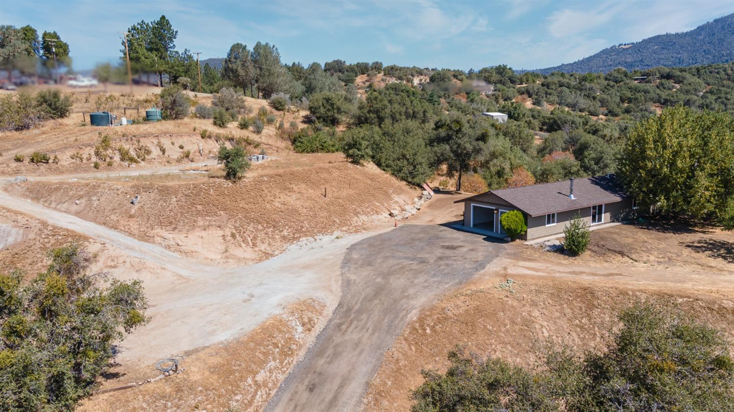 Photo of 45608 Little River Ranch Rd in Ahwahnee, CA