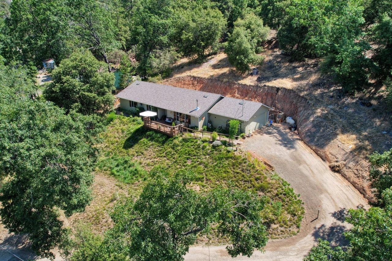 Photo of 43263 E Sugar Pine Dr in Oakhurst, CA