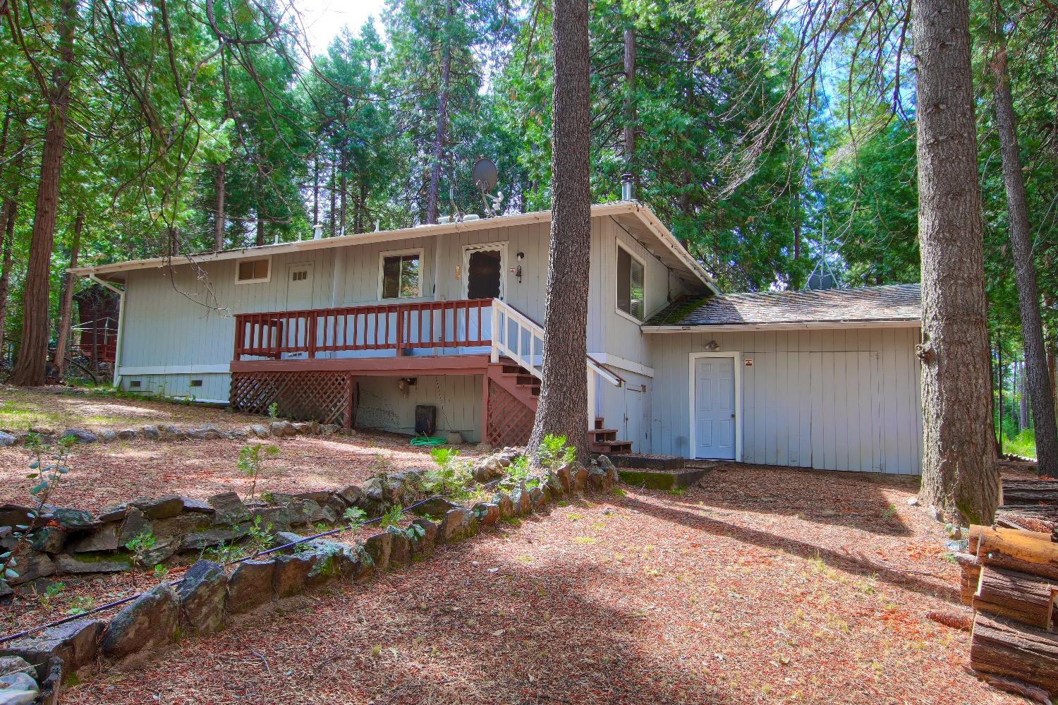 Photo of 7061 Snyder Ridge Rd in Mariposa, CA