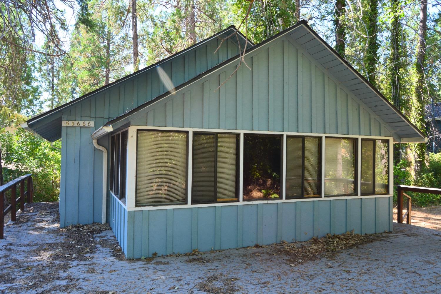 Photo of 53666 Rd 432 in Bass Lake, CA