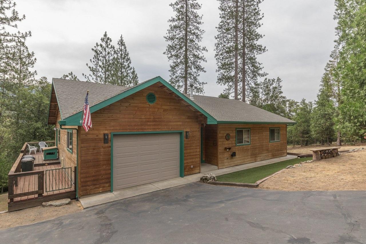 Photo of 2402 Silver Doctor Rd in Mariposa, CA