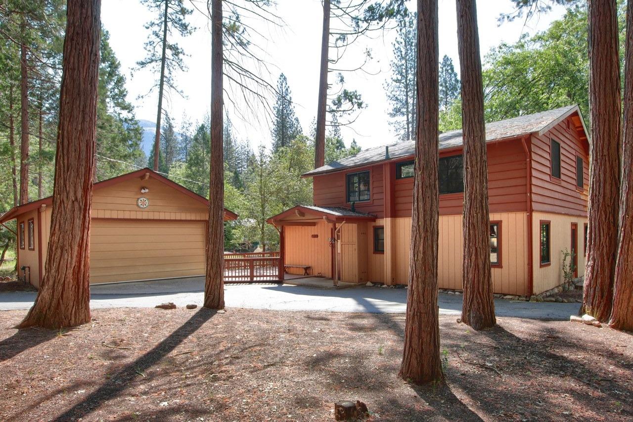 Photo of 2590 Yosemite Pines Ln in Wawona, CA
