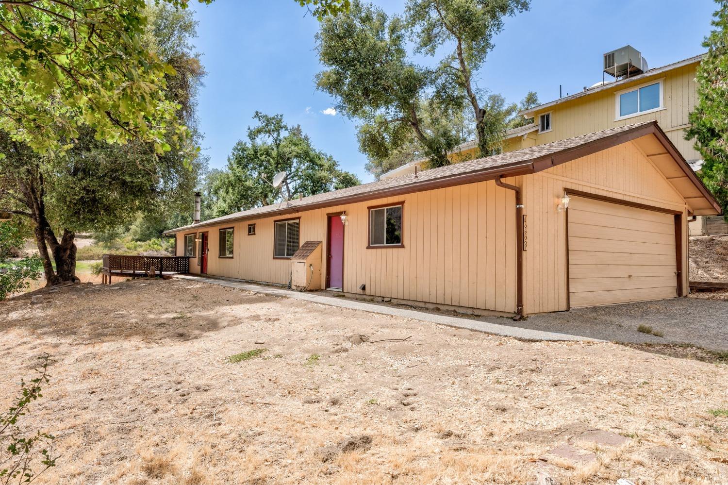 Photo of 40608 Goldside Dr in Oakhurst, CA